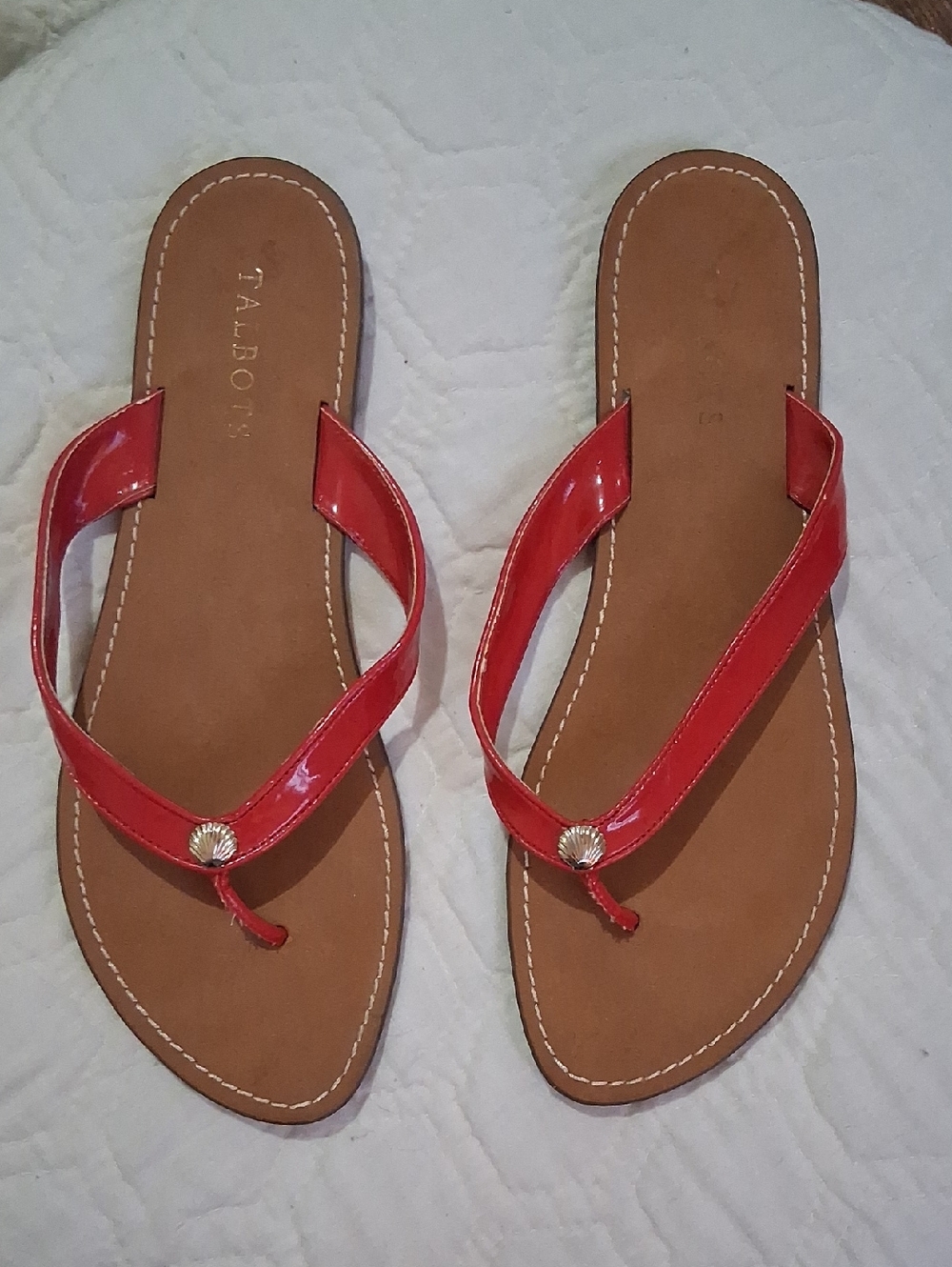 Talbots Flat Red Shell Accent  Thong Sandals